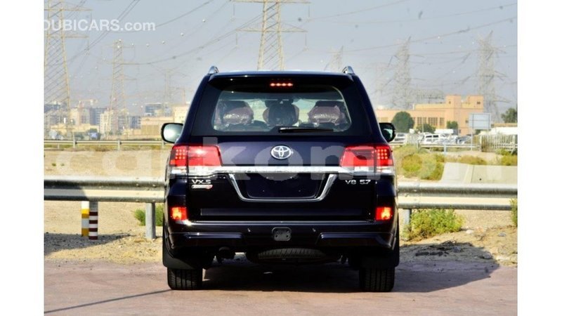 Big with watermark toyota land cruiser grande comore import dubai 1712