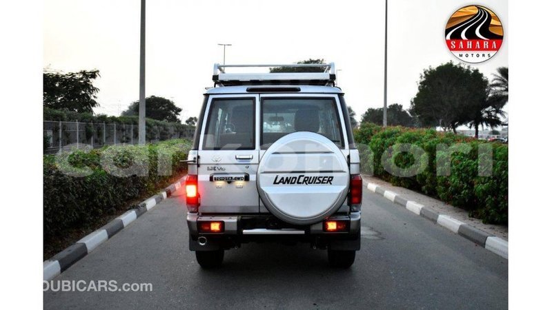 Big with watermark toyota land cruiser grande comore import dubai 1714