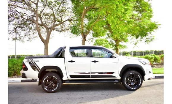 Acheter Import Voiture Toyota Hilux Blanc à Import - Dubai, Grande Comore Acheter Import Voiture Toyota Hilux Blanc à Import - Dubai, Grande Comore