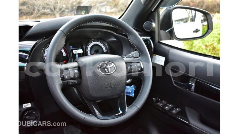 Big with watermark toyota hilux grande comore import dubai 1715