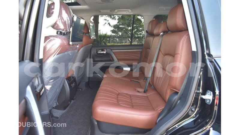 Big with watermark toyota land cruiser grande comore import dubai 1717