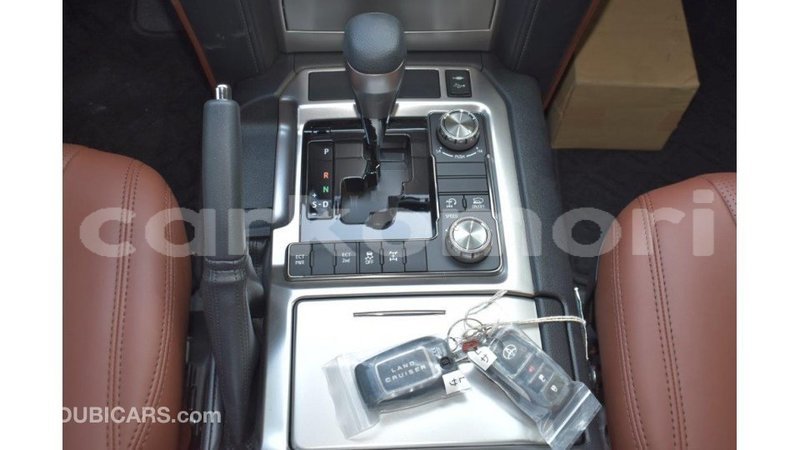 Big with watermark toyota land cruiser grande comore import dubai 1717