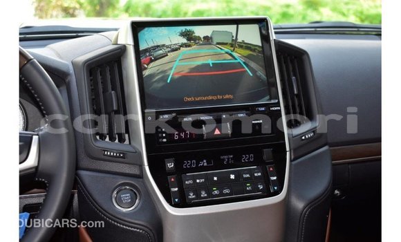 Acheter Import Voiture Toyota Land Cruiser Noir à Import - Dubai, Grande Comore Acheter Import Voiture Toyota Land Cruiser Noir à Import - Dubai, Grande Comore