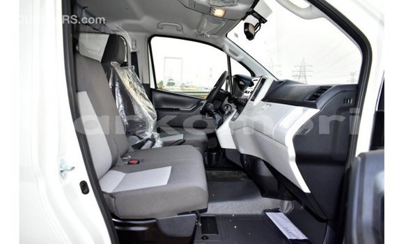 Acheter Import Voiture Toyota Hiace Blanc à Import - Dubai, Grande Comore Acheter Import Voiture Toyota Hiace Blanc à Import - Dubai, Grande Comore
