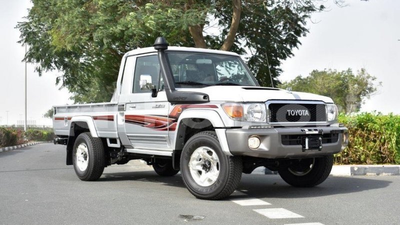 Big with watermark toyota land cruiser grande comore import dubai 1720