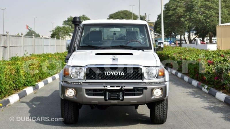 Big with watermark toyota land cruiser grande comore import dubai 1720