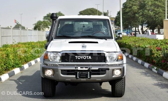 Acheter Import Voiture Toyota Land Cruiser Autre à Import - Dubai, Grande Comore Acheter Import Voiture Toyota Land Cruiser Autre à Import - Dubai, Grande Comore