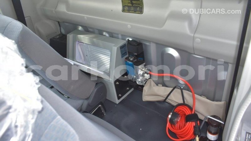 Big with watermark toyota land cruiser grande comore import dubai 1720