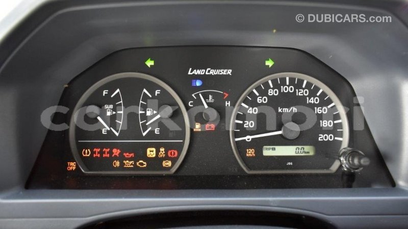 Big with watermark toyota land cruiser grande comore import dubai 1720