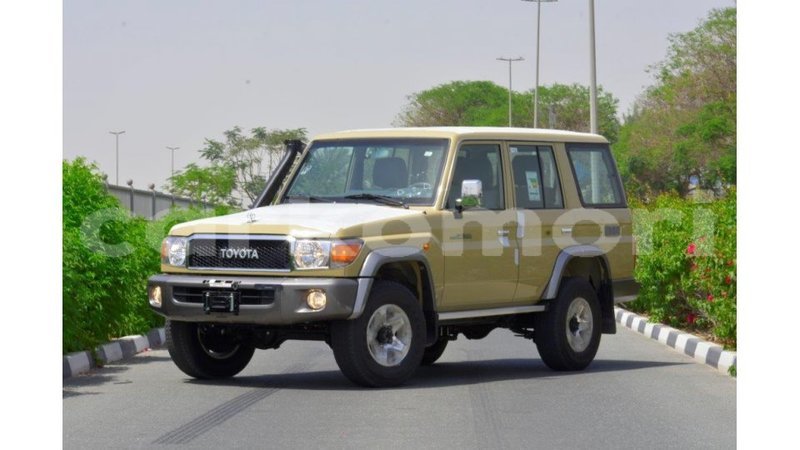 Big with watermark toyota land cruiser grande comore import dubai 1721