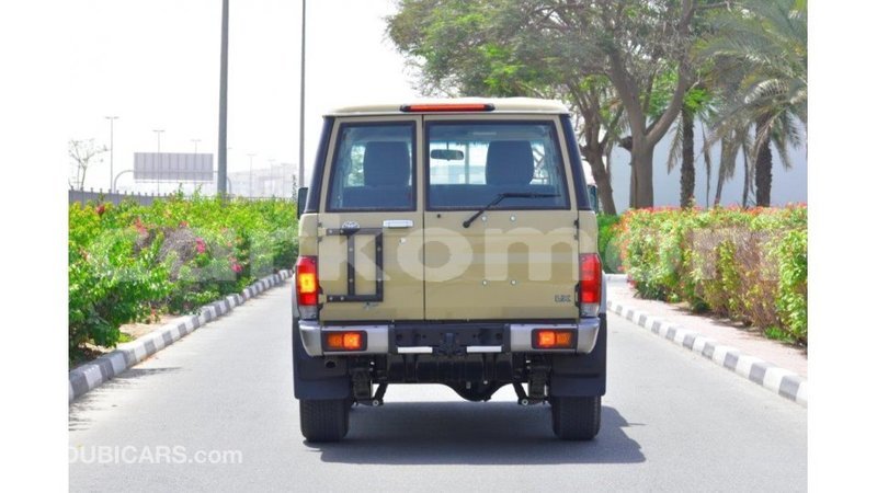 Big with watermark toyota land cruiser grande comore import dubai 1721