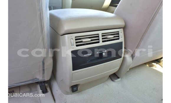 Acheter Import Voiture Toyota Land Cruiser Blanc à Import - Dubai, Grande Comore Acheter Import Voiture Toyota Land Cruiser Blanc à Import - Dubai, Grande Comore
