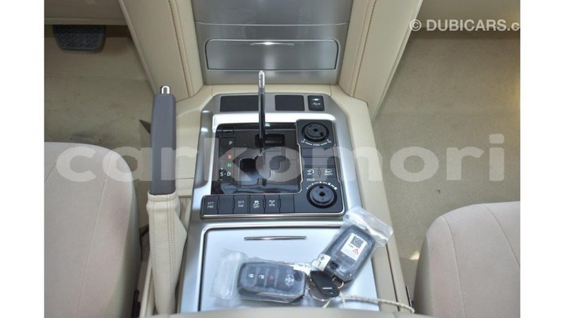 Big with watermark toyota land cruiser grande comore import dubai 1722