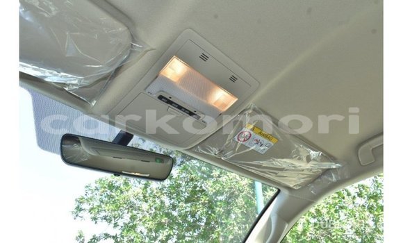 Acheter Import Voiture Toyota Land Cruiser Blanc à Import - Dubai, Grande Comore Acheter Import Voiture Toyota Land Cruiser Blanc à Import - Dubai, Grande Comore