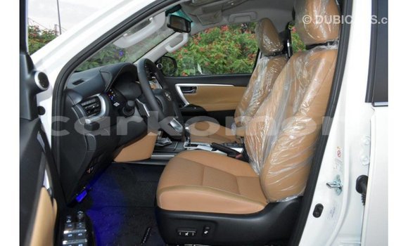 Acheter Import Voiture Toyota Fortuner Blanc à Import - Dubai, Grande Comore Acheter Import Voiture Toyota Fortuner Blanc à Import - Dubai, Grande Comore
