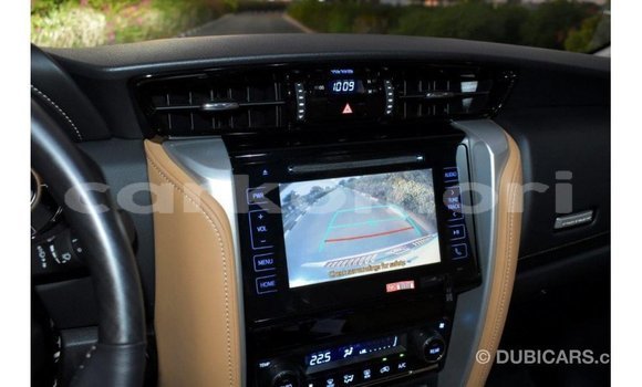 Acheter Import Voiture Toyota Fortuner Blanc à Import - Dubai, Grande Comore Acheter Import Voiture Toyota Fortuner Blanc à Import - Dubai, Grande Comore