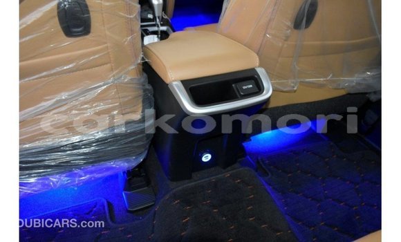 Acheter Import Voiture Toyota Fortuner Blanc à Import - Dubai, Grande Comore Acheter Import Voiture Toyota Fortuner Blanc à Import - Dubai, Grande Comore
