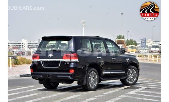 Acheter Import Voiture Toyota Land Cruiser Noir à Import - Dubai, Grande Comore Acheter Import Voiture Toyota Land Cruiser Noir à Import - Dubai, Grande Comore
