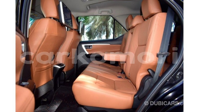 Big with watermark toyota fortuner grande comore import dubai 1725