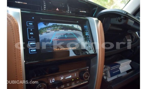 Acheter Import Voiture Toyota Fortuner Noir à Import - Dubai, Grande Comore Acheter Import Voiture Toyota Fortuner Noir à Import - Dubai, Grande Comore