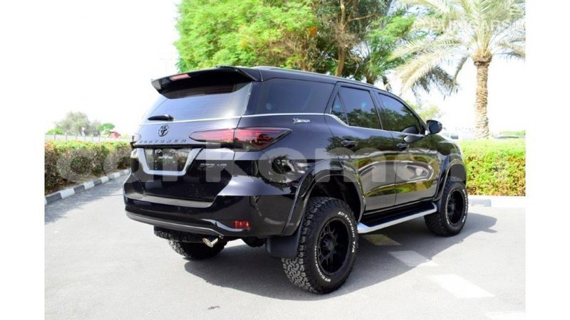 Big with watermark toyota fortuner grande comore import dubai 1725