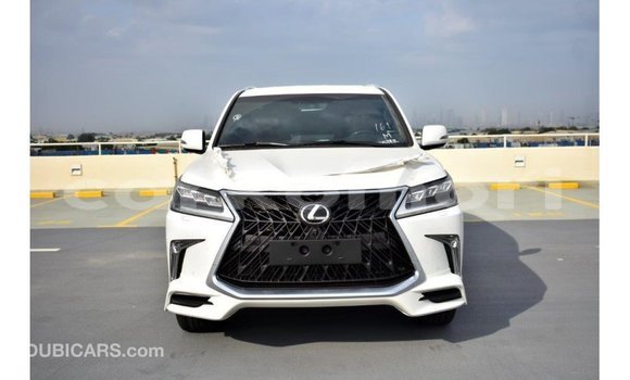 Acheter Import Voiture Lexus LX Blanc à Import - Dubai, Grande Comore Acheter Import Voiture Lexus LX Blanc à Import - Dubai, Grande Comore