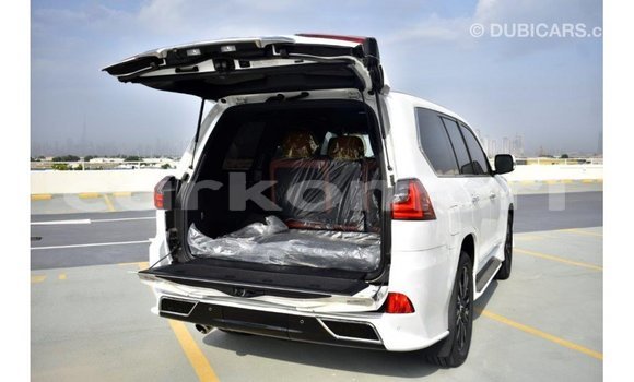 Acheter Import Voiture Lexus LX Blanc à Import - Dubai, Grande Comore Acheter Import Voiture Lexus LX Blanc à Import - Dubai, Grande Comore