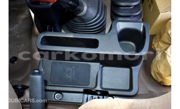 Acheter Import Voiture Toyota Land Cruiser Beige à Import - Dubai, Grande Comore Acheter Import Voiture Toyota Land Cruiser Beige à Import - Dubai, Grande Comore