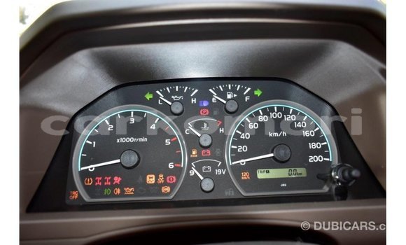 Acheter Import Voiture Toyota Land Cruiser Beige à Import - Dubai, Grande Comore Acheter Import Voiture Toyota Land Cruiser Beige à Import - Dubai, Grande Comore
