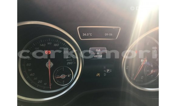 Acheter Import Voiture Mercedes-Benz GLE Blanc à Import - Dubai, Grande Comore