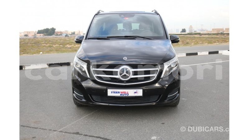 Big with watermark mercedes benz 250 grande comore import dubai 1730