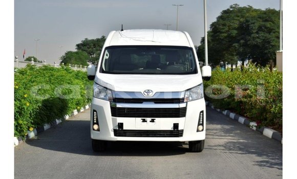Acheter Import Voiture Toyota Hiace Blanc à Import - Dubai, Grande Comore Acheter Import Voiture Toyota Hiace Blanc à Import - Dubai, Grande Comore