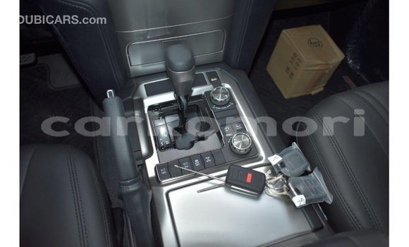 Acheter Import Voiture Toyota Land Cruiser Noir à Import - Dubai, Grande Comore Acheter Import Voiture Toyota Land Cruiser Noir à Import - Dubai, Grande Comore