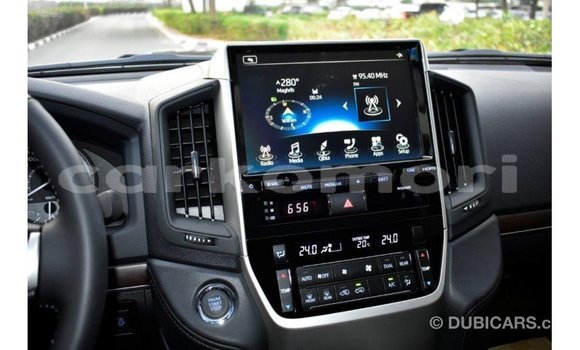 Acheter Import Voiture Toyota Land Cruiser Noir à Import - Dubai, Grande Comore Acheter Import Voiture Toyota Land Cruiser Noir à Import - Dubai, Grande Comore