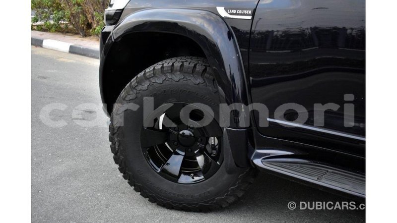 Big with watermark toyota land cruiser grande comore import dubai 1734