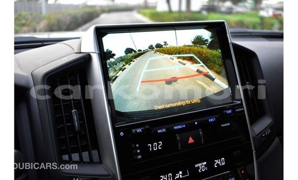 Acheter Import Voiture Toyota Land Cruiser Noir à Import - Dubai, Grande Comore Acheter Import Voiture Toyota Land Cruiser Noir à Import - Dubai, Grande Comore