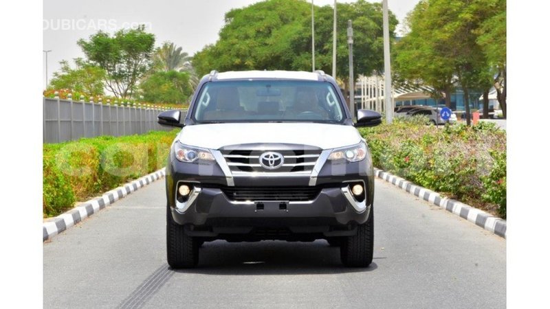 Big with watermark toyota fortuner grande comore import dubai 1735