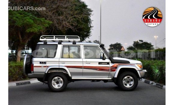 Acheter Import Voiture Toyota Land Cruiser Autre à Import - Dubai, Grande Comore Acheter Import Voiture Toyota Land Cruiser Autre à Import - Dubai, Grande Comore