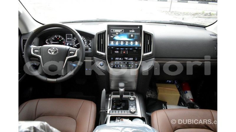 Big with watermark toyota land cruiser grande comore import dubai 1737