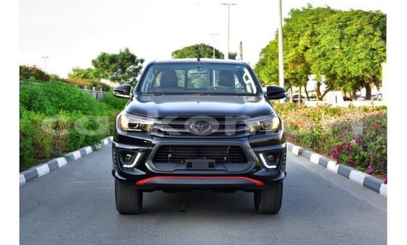Acheter Import Voiture Toyota Hilux Noir à Import - Dubai, Grande Comore Acheter Import Voiture Toyota Hilux Noir à Import - Dubai, Grande Comore