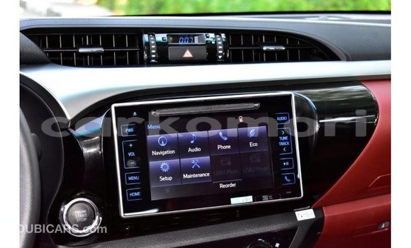 Acheter Import Voiture Toyota Hilux Noir à Import - Dubai, Grande Comore Acheter Import Voiture Toyota Hilux Noir à Import - Dubai, Grande Comore