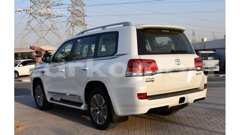 Big with watermark toyota land cruiser grande comore import dubai 1742