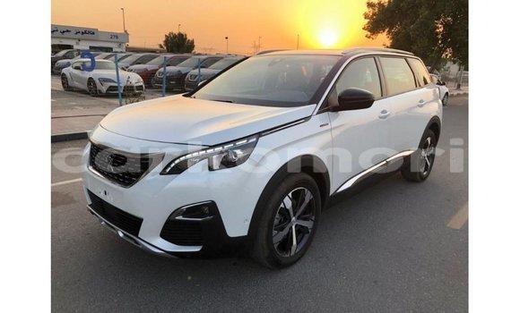Acheter Import Voiture Peugeot 5008 Blanc à Import - Dubai, Grande Comore