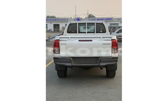 Buy Import Toyota Hilux White Car in Import - Dubai in Great Comore Buy Import Toyota Hilux White Car in Import - Dubai in Great Comore
