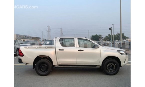 Buy Import Toyota Hilux White Car in Import - Dubai in Great Comore Buy Import Toyota Hilux White Car in Import - Dubai in Great Comore