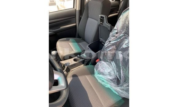 Buy Import Toyota Hilux White Car in Import - Dubai in Great Comore Buy Import Toyota Hilux White Car in Import - Dubai in Great Comore