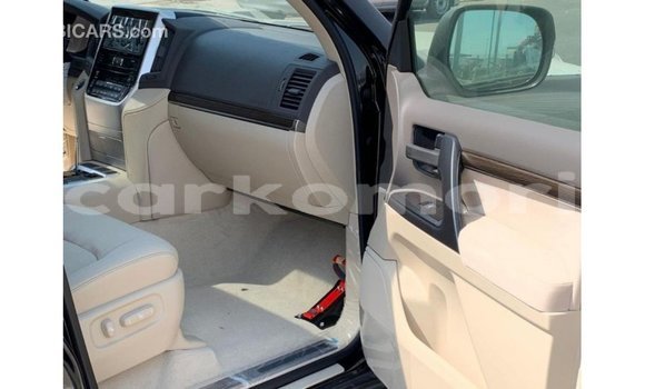 Buy Import Toyota Land Cruiser Black Car in Import - Dubai in Great Comore Buy Import Toyota Land Cruiser Black Car in Import - Dubai in Great Comore