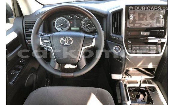 Buy Import Toyota Land Cruiser Black Car in Import - Dubai in Great Comore Buy Import Toyota Land Cruiser Black Car in Import - Dubai in Great Comore