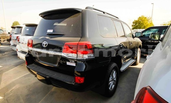 Acheter Import Voiture Toyota Land Cruiser Noir à Import - Dubai, Grande Comore Acheter Import Voiture Toyota Land Cruiser Noir à Import - Dubai, Grande Comore