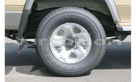 Acheter Import Voiture Toyota Land Cruiser Beige à Import - Dubai, Grande Comore Acheter Import Voiture Toyota Land Cruiser Beige à Import - Dubai, Grande Comore